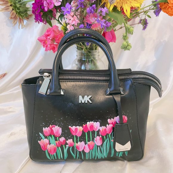 Michael Kors Nolita Mini Messenger Bag Black - Picture 3 of 3